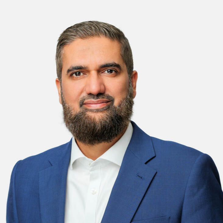 corporate headshot corporate headshot